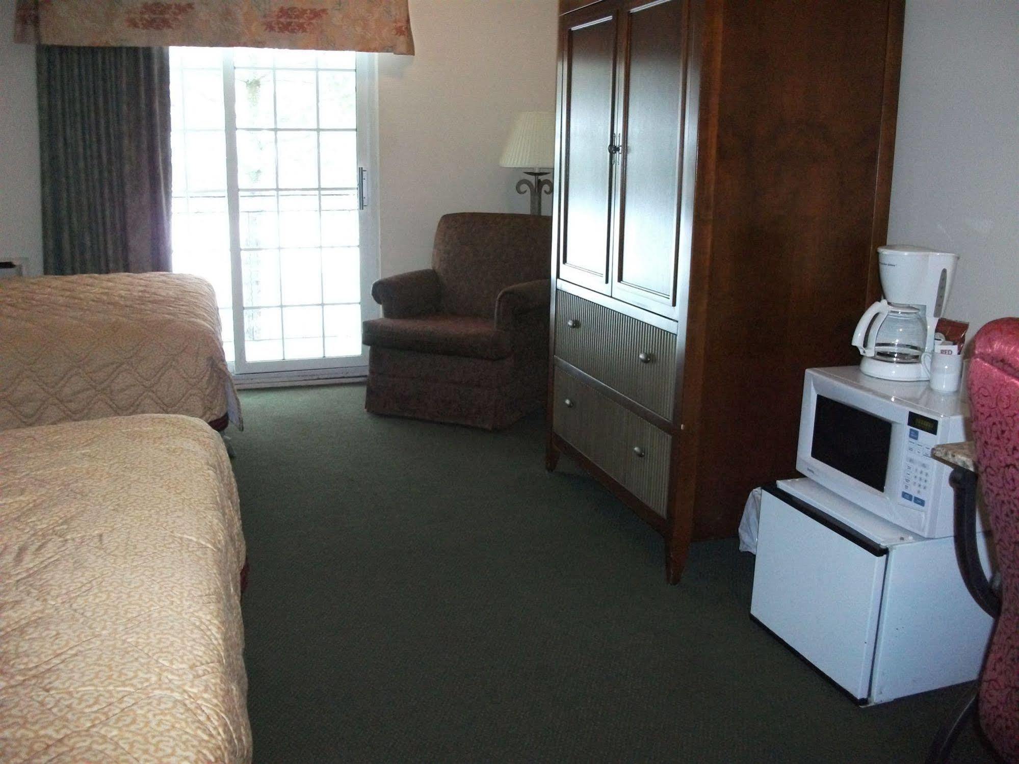 Travelodge By Wyndham Wasaga Beach Ngoại thất bức ảnh